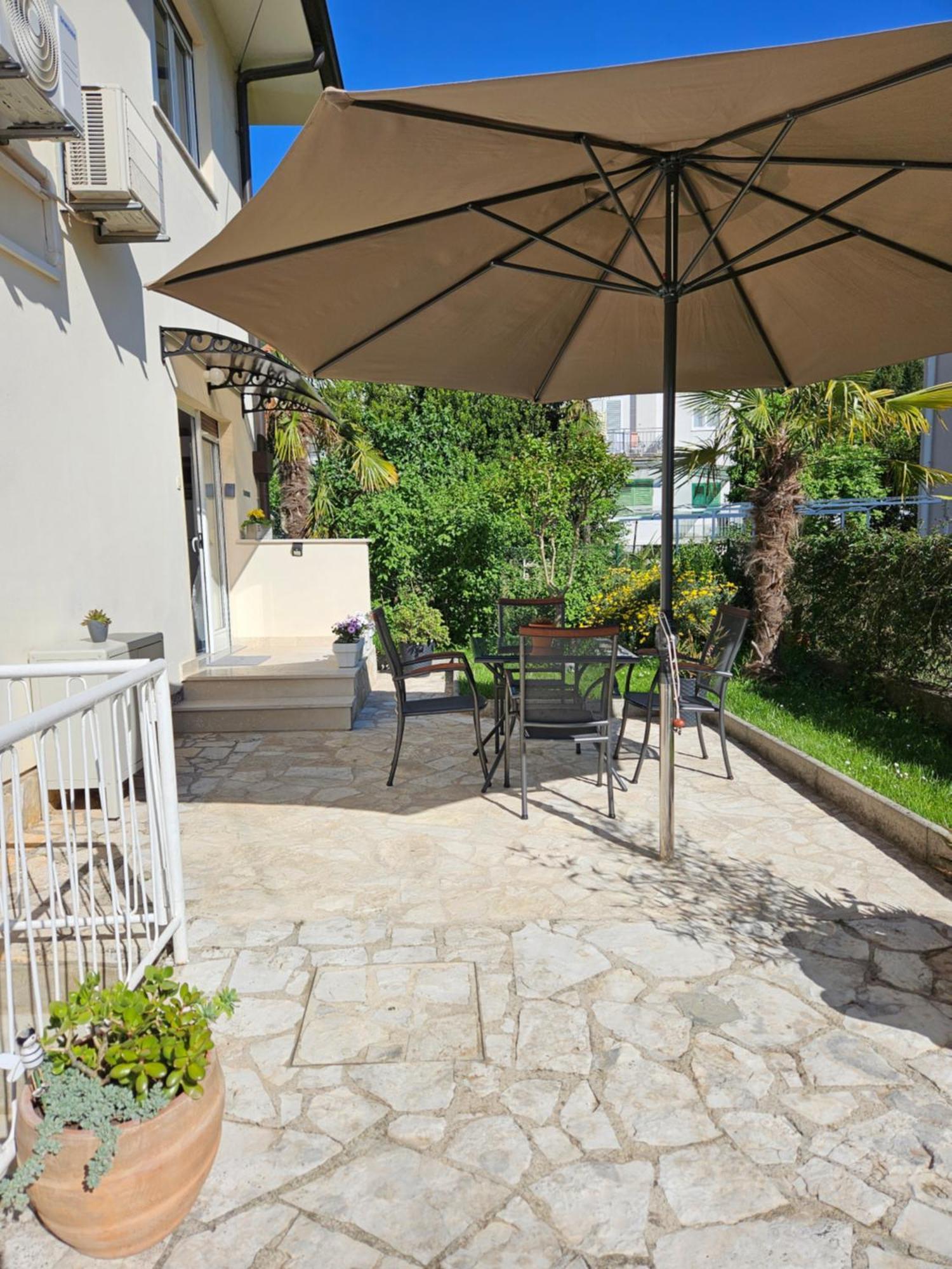 Apartments Rosovic J&C Moscenicka Draga Exterior photo